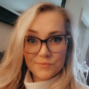 Meet your Posher, Whitney